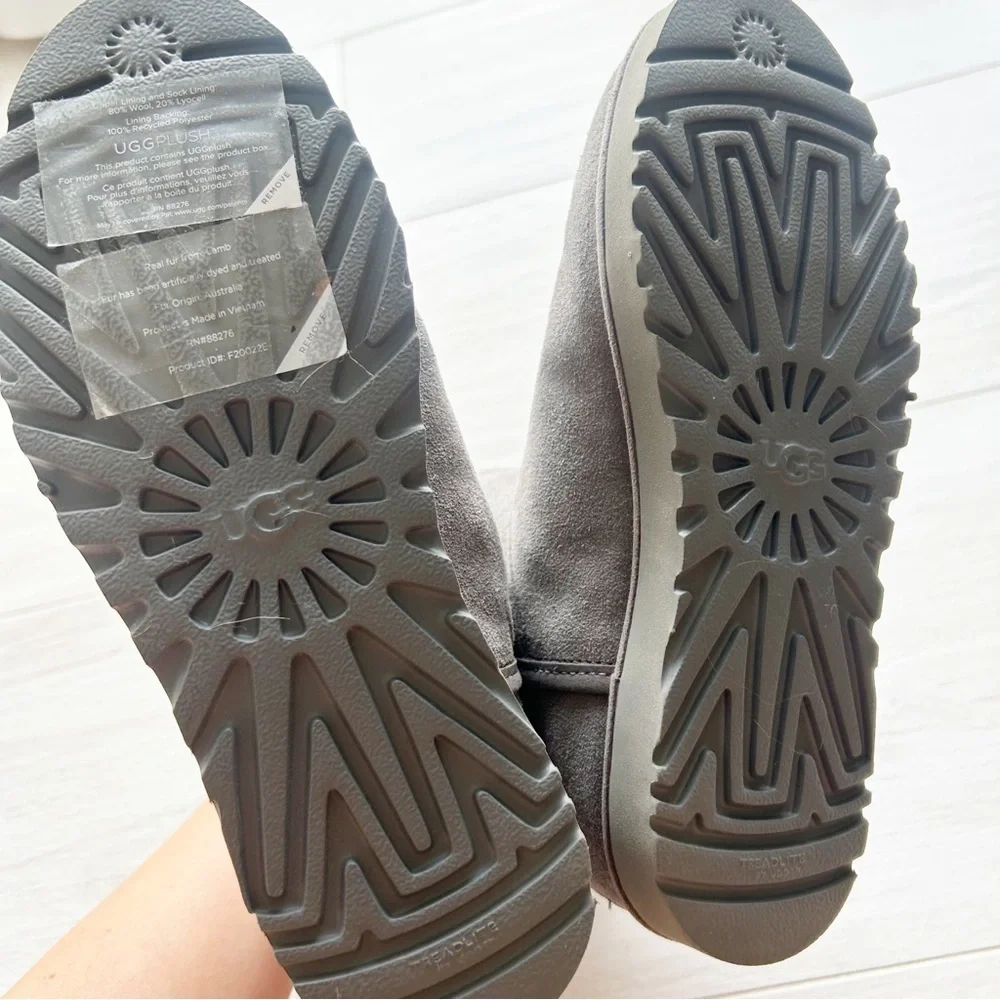 NEW UGG Cory II Genuine Shearling Lined Suede Boot in Charcoal Women's Size US 5 - Picture 4 of 5